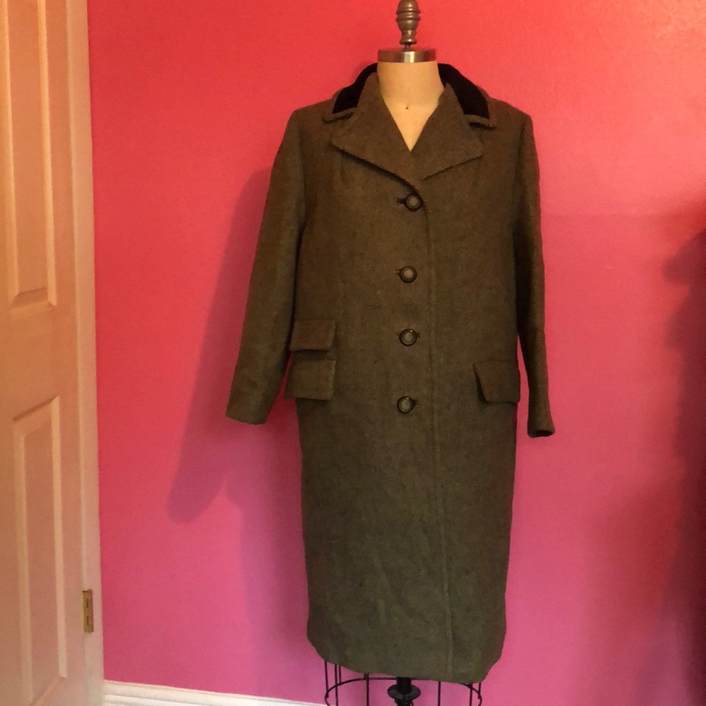 Vintage Wool Coat with Velvet Collar